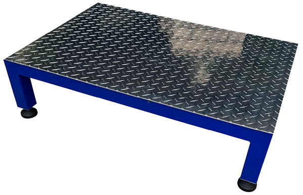 Cable Step Cover, Fixed Top, with blue steel frame and diamond-tread aluminum top